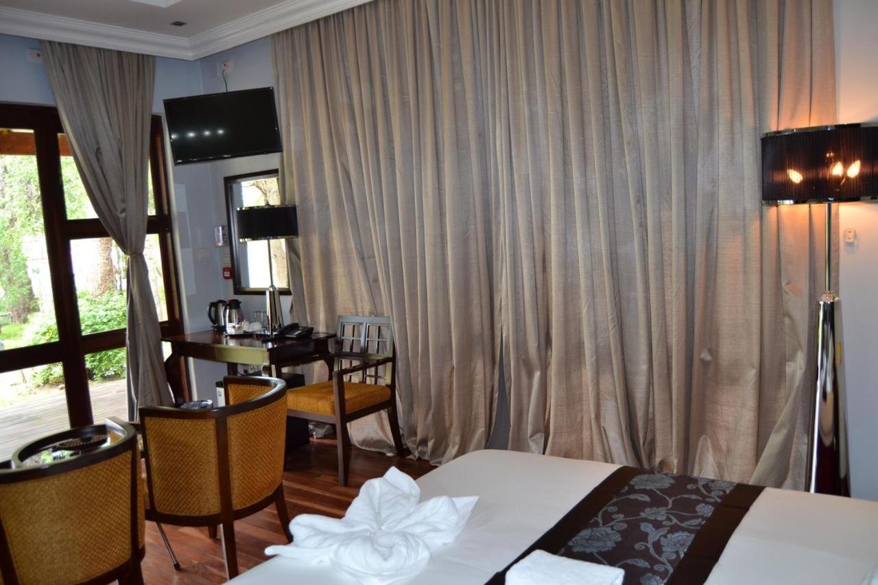 Staybridge Riverside Hotel & Spa Gaborone Ngoại thất bức ảnh